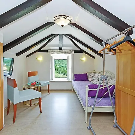 Beautiful In With Wifi تريستينو