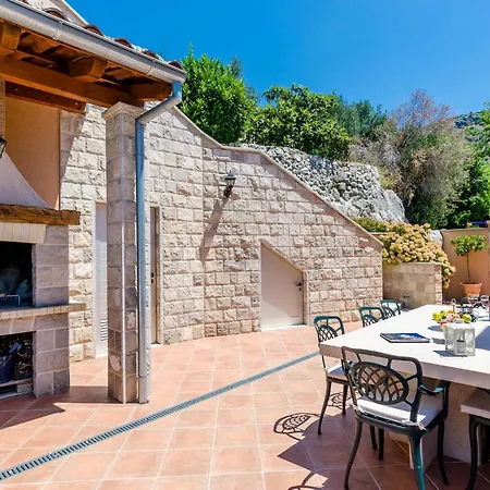 بيت للعطل Beautiful In With Wifi تريستينو