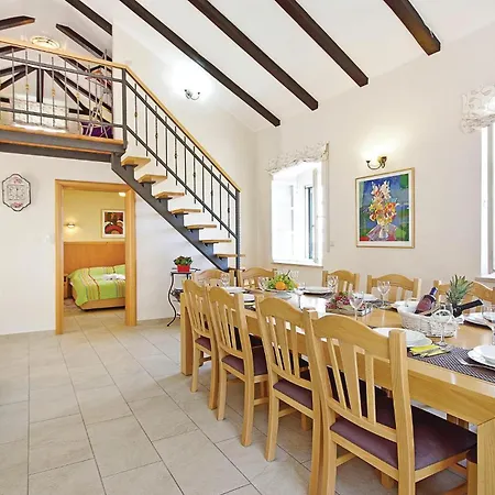 Beautiful In With Wifi تريستينو